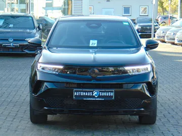 Car image 24