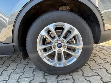 Car image 30
