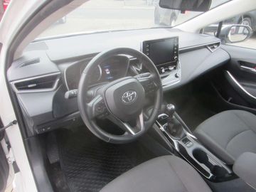 Car image 11