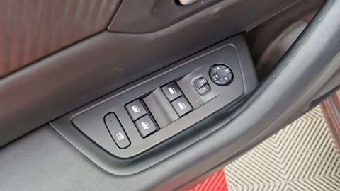 Car image 36