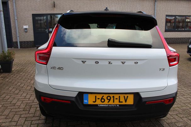 Volvo XC40 T3 120 kW image number 6