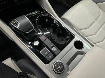 Car image 32