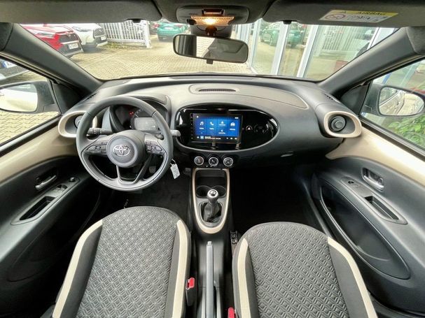 Toyota Aygo X 53 kW image number 12