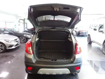 Car image 27