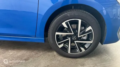 Car image 20