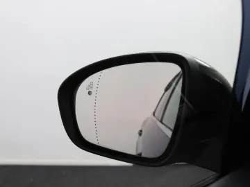 Car image 42