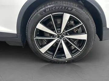 Car image 38