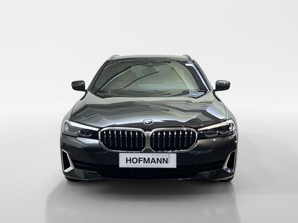 BMW 530d Touring Luxury Line xDrive 210 kW image number 2