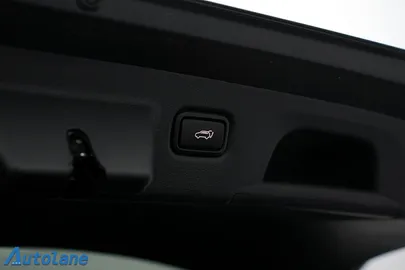Car image 37
