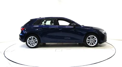 Car image 39