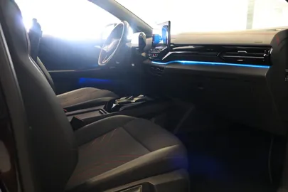 Car image 34