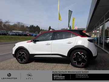 Car image 4