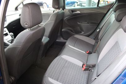 Car image 12