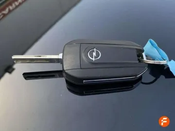 Car image 26