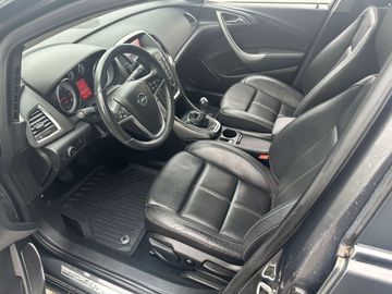 Car image 12