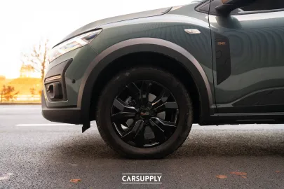 Car image 23