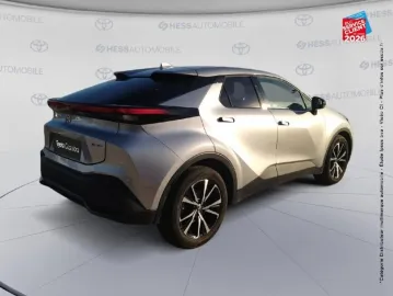 Car image 4