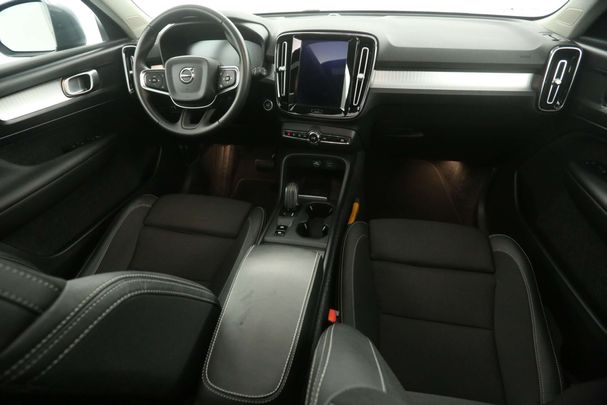 Volvo XC40 T4 Momentum 140 kW image number 6