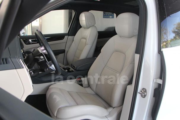 Porsche Cayenne E-Hybrid Tiptronic 340 kW image number 13