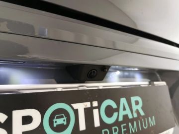 Car image 30