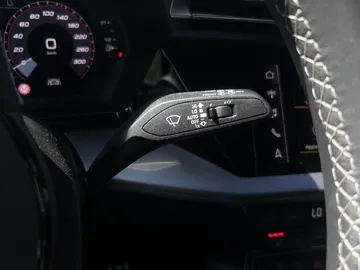 Car image 38