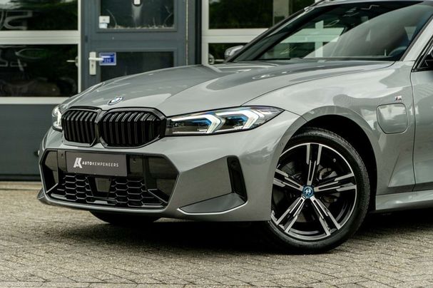 BMW 330 Touring e M 215 kW image number 6