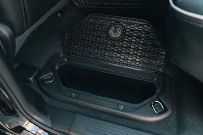Car image 48