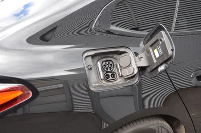 Car image 24