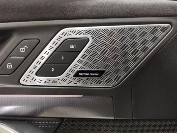 Car image 34
