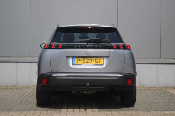 Peugeot 2008 1.2 74 kW image number 3