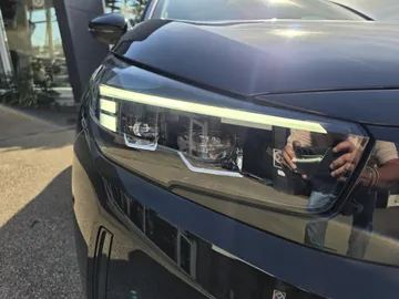 Car image 29