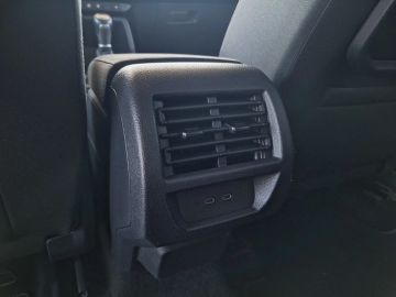 Car image 32