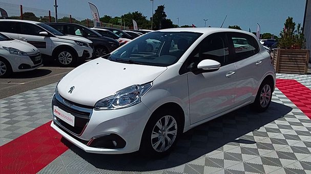 Peugeot 208 BlueHDi 100 74 kW image number 2