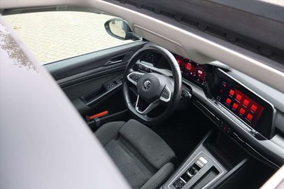 Car image 30