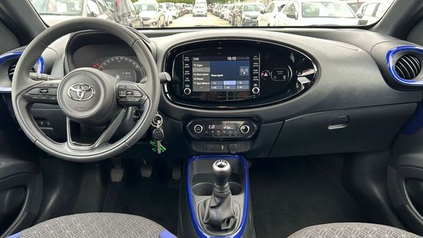 Toyota Aygo X 1.0 53 kW image number 12