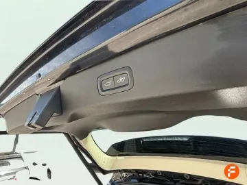 Car image 35