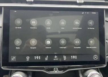 Car image 26