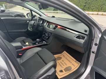 Car image 29