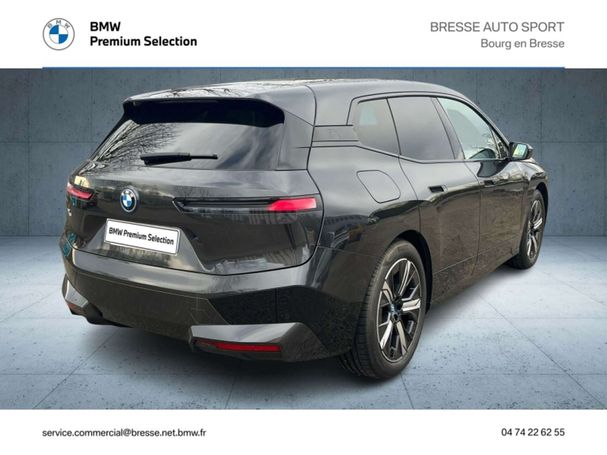 BMW iX xDrive40 243 kW image number 3