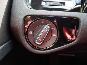 Car image 26