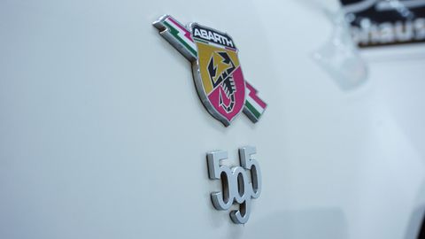 Car image 14