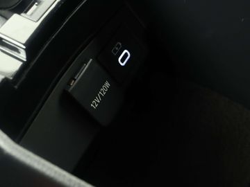 Car image 33