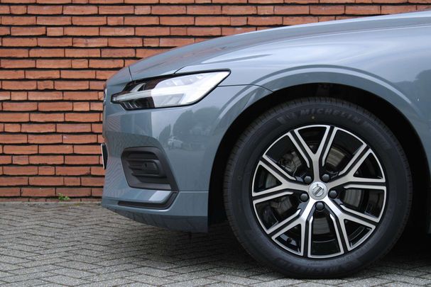 Volvo V60 B3 Essential 120 kW image number 8