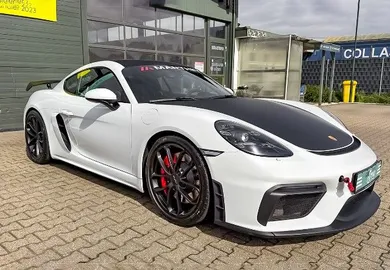 Car image 2