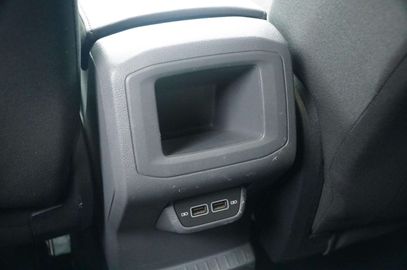 Car image 36