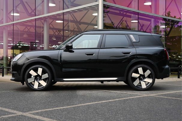 Mini Countryman S Favoured Trim ALL4 160 kW image number 3