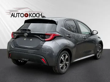 Car image 3