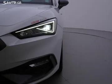 Car image 30