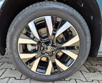 Car image 31