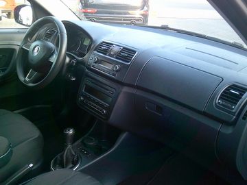 Car image 11